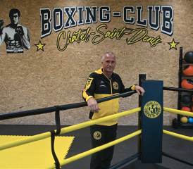 François Gilliand mène ses combats aussi bien sur le ring que contre sa malformation au dos, qui n’a jamais freiné son engagement de quatre décennies. VINCENT CAILLE