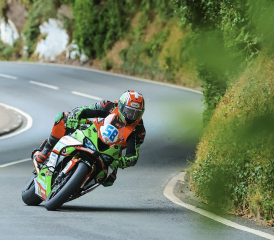 C’est sur sa nouvelle Kawasaki ZX‑6R 636 de 2025 que le Châtelois a participé aux quatre tours d’un circuit de 60 kilomètres. DR