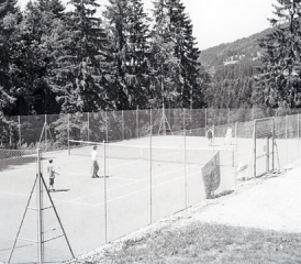 Nouveaux courts de tennis, Les Paccots, 2001.