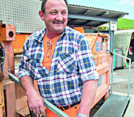 Acteur incontournable de la vie quotidienne des Châtelois, Hugues Jaccottet travaille depuis plus de vingt ans à la déchetterie communale. RÉGINE GAPANY