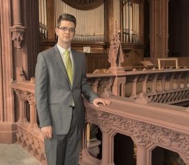 Quand le chef de chœur Damien Savoy parle de son métier d’organiste, il le compare à «un animal solitaire qui a trouvé le moyen de faire un maximum de bruit, tout en étant caché sur la tribune». SOFIA FERREIRA