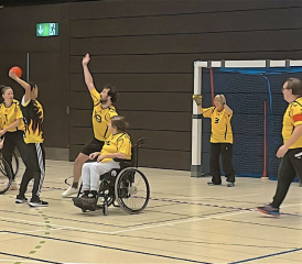 Le rafroball rassemble des joueurs en situation de handicap ou non, grâce à des règles adaptées qui favorisent l’équité et la participation de tous. DR