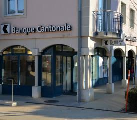 La succursale de la BCF d’Attalens a été braquée, vendredi dernier, en fin d’après-midi. La police cantonale a lancé un appel à témoin. CM