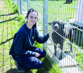 La gardienne d’animaux Stecy Burnier évoque un métier physique qui va au-delà des caresses et des balades avec les animaux. PHOTOS RÉGINE GAPANY
