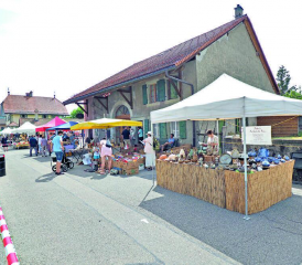 Comme en 2021, les stands d’artisanat et de produits du terroir envahiront ce week-end la rue de la Bougne à Palézieux. DR