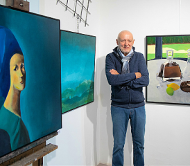 Comme le peintre Mafli, qu’il admire, André Denys dépose souvent une pointe de rouge dans ses compositions, afin de rendre la peinture vivante et de «faire chanter tout le reste»!