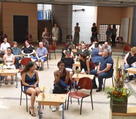 Jeudi dernier s’est tenue une cérémonie, avec des dispositions strictes, pour la remise des certificats des élèves de l’Etablissement scolaire d’Oron-Palézieux. MMS