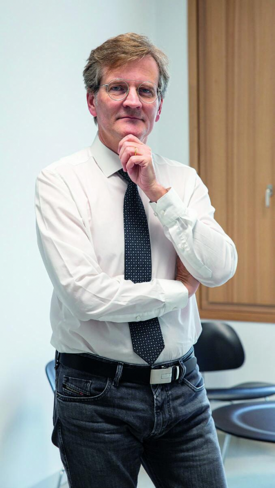 «Au travers des 125 ans de la HEIA-FR, il est possible d’identifier différentes évolutions technologiques majeures et de saisir l’accélération de l’histoire qui y est relative.» ELOÏSE GENOUD