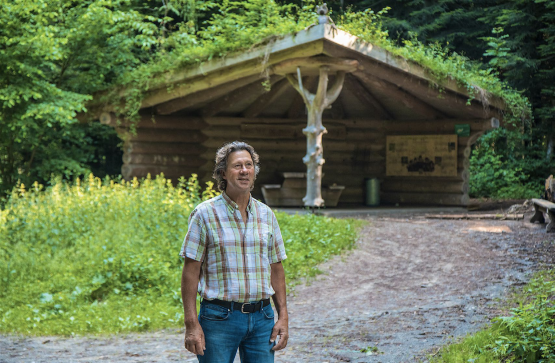 L’association ForêtFribourg et son président Philippe Alibert réfléchissent à d’autres formes de valorisation de la forêt. RÉGINE GAPANY