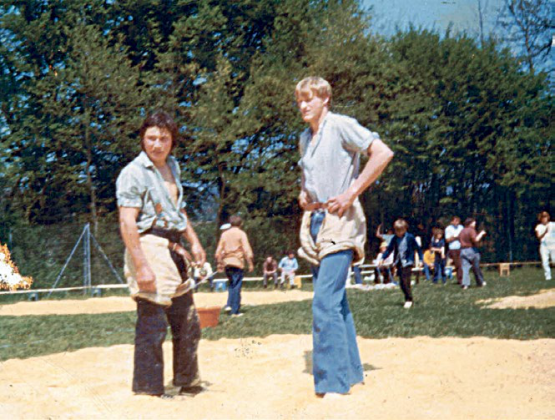 Denis Liaudat (à g.), jeune lutteur en 1974. PHOTOS DR