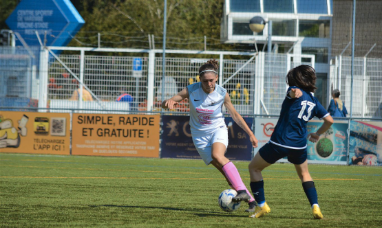 En quatre matches avec Manon Saugy (en blanc), l’équipe n’a encaissé que quatre buts. En son absence, les Châteloises ont concédé 15 buts en seulement trois matches. CHRISTIAN SCARFO