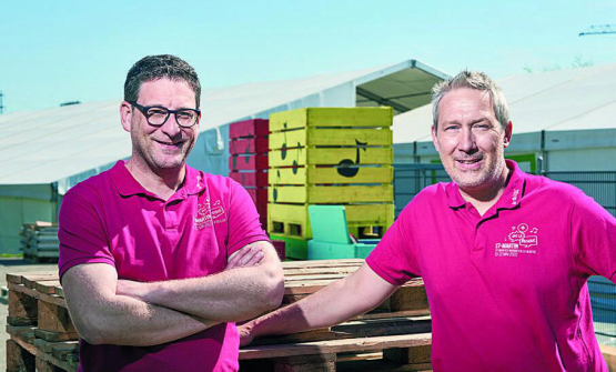 Philippe Molleyres, vice-président du comité, et John Vuagniaux, président du comité, se réjouissent d’enfin pouvoir assister à cet événement après plus de deux ans d’organisation. JEAN-BAPTISTE MOREL