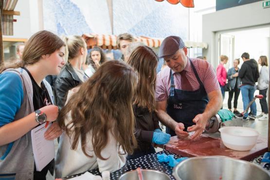 Face aux conséquences financières de la pandémie du Covid-19, la commune de Châtel-St-Denis propose l’introduction de cartes de fidélité pour soutenir les commerçants locaux. AURÉLIE FELLI/ARCH. MESS.