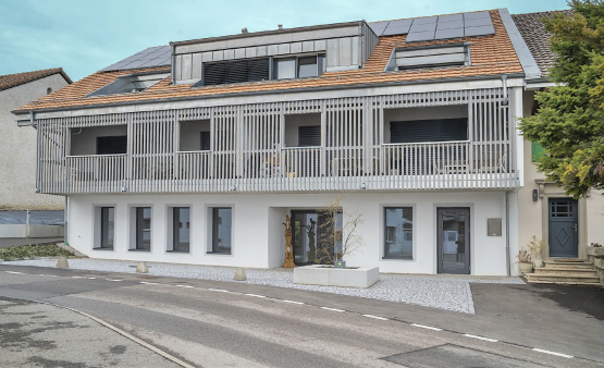 La Léchère 2b offre de vastes et lumineux espaces à ses occupants. RODOLPHE AESCHLIMANN