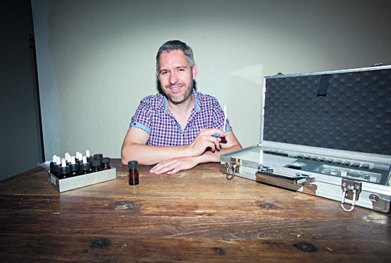 Durant plusieurs années, Richard Pfister a développé et perfectionné sa propre méthode pour classifier les odeurs perçues dans les vins en s’inspirant de la parfumerie. DR