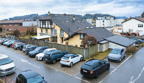 La parcelle, de 470 m2 avec une surface totale habitable de 265 m2, sera locative. CHLOÉ LAMBERT