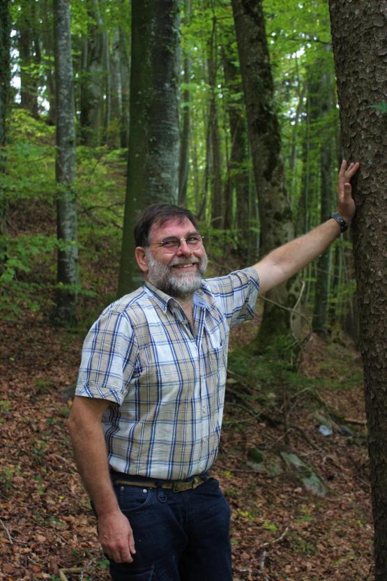 Après trente ans à arpenter les forêts de la Haute-Broye, Eric Sonnay prend une retraite bien méritée. Mais l’appel des bois n’est jamais loin... IG