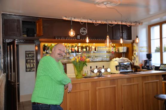 L’Auberge de l’Union, à Palézieux-Gare, est désormais tenue par Fabrice Hochart. Ce Ch’ti d’origine, installé en Suisse depuis plus de trente ans, a auparavant géré divers établissements lausannois. CM