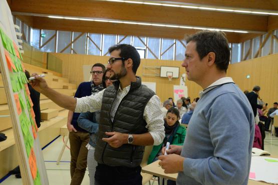 Guillaume Savoy: «Je suis très déçu de voir un projet qui n’a pas été fait dans la précipitation balayé comme ça.» Ici, lors du premier atelier participatif pour la Maison pour tous. VJ/ARCH. MESS